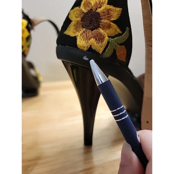 NWOB Hikal Bolom Handmade Floral Embroidered Stiletto Heels From Mexico Sz 7 US - Picture 9 of 12